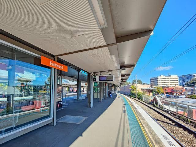 Spacious Private Minutes Away From Eastwood Homestay Sydney
