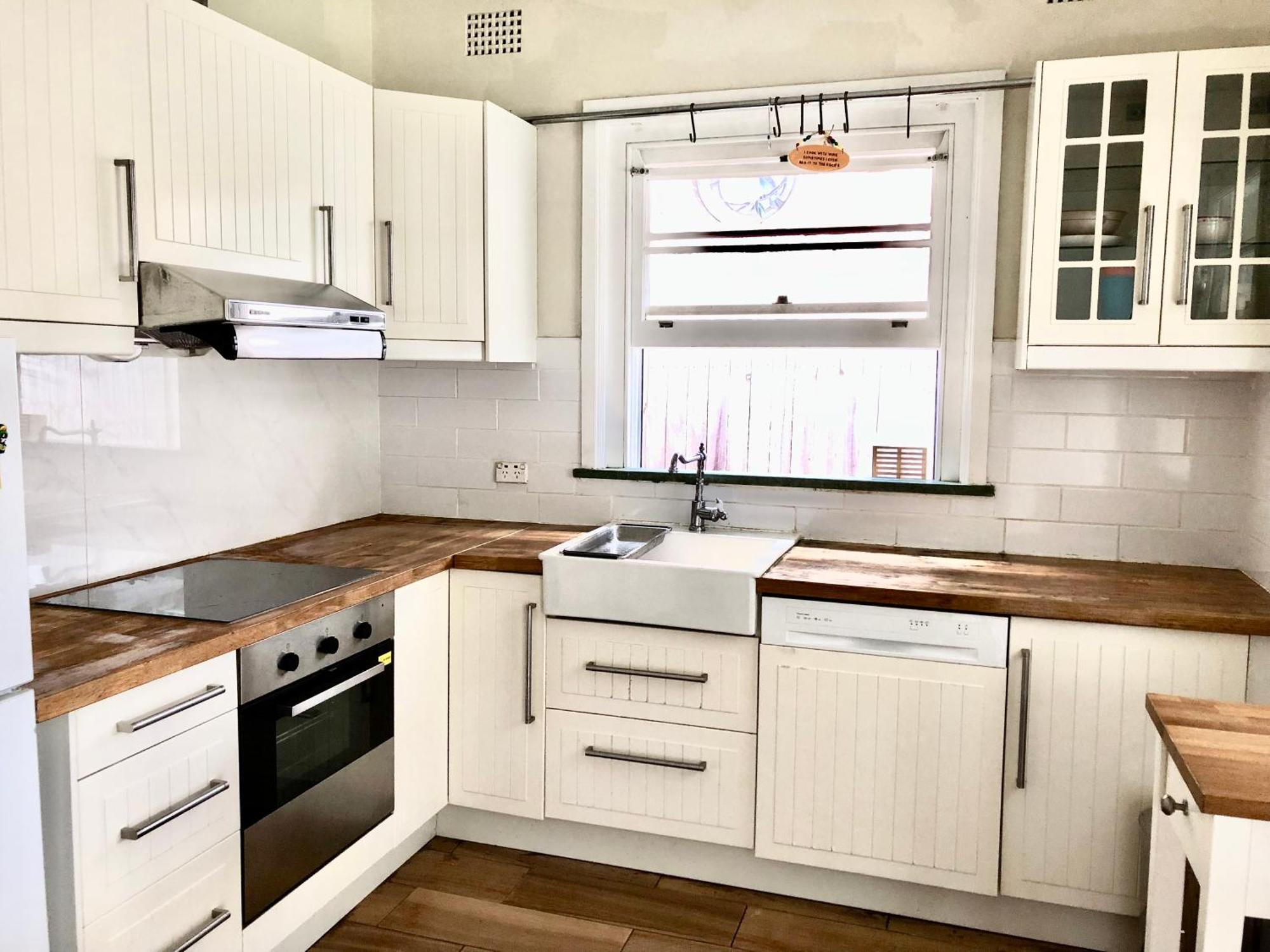 Spacious Private Minutes Away From Eastwood